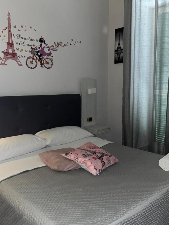 Hotel Poerio Napoli Bagian luar foto