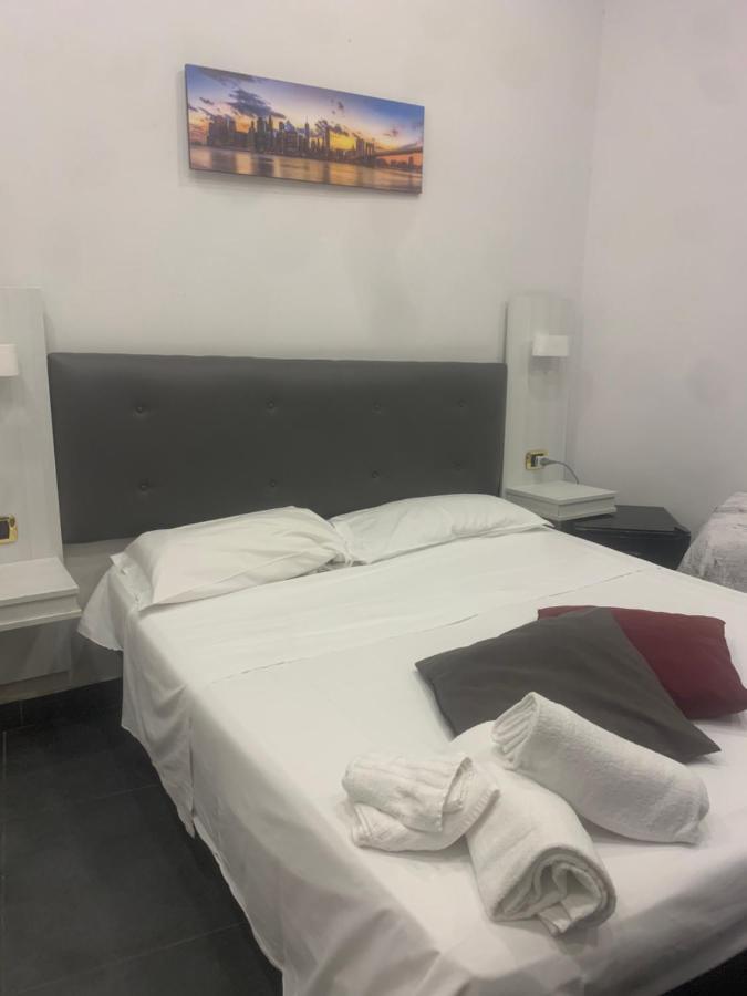 Hotel Poerio Napoli Bagian luar foto