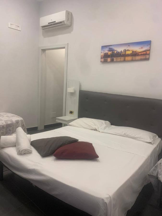 Hotel Poerio Napoli Bagian luar foto