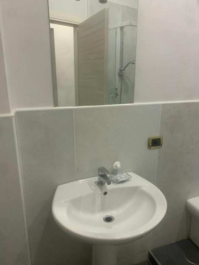 Hotel Poerio Napoli Bagian luar foto