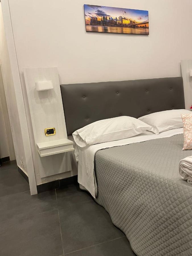 Hotel Poerio Napoli Bagian luar foto