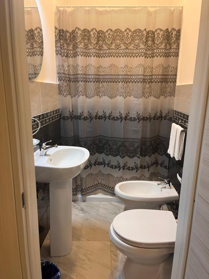 Hotel Poerio Napoli Bagian luar foto