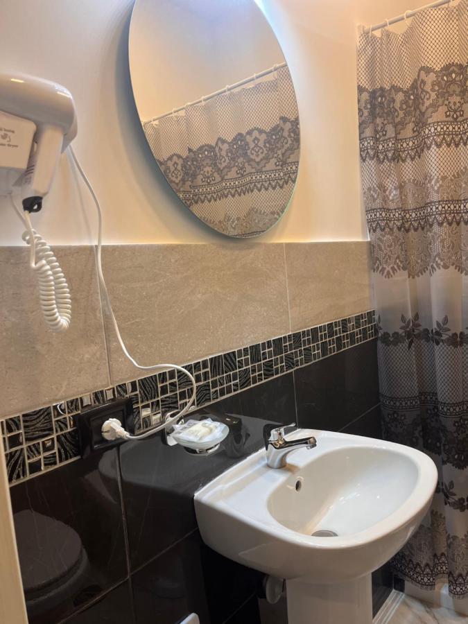 Hotel Poerio Napoli Bagian luar foto
