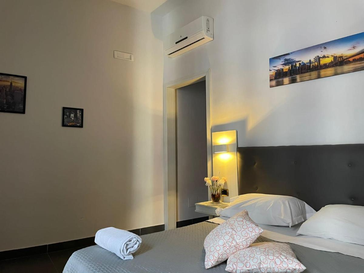 Hotel Poerio Napoli Bagian luar foto