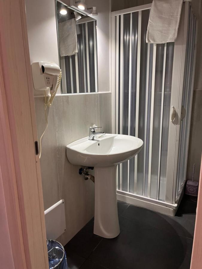 Hotel Poerio Napoli Bagian luar foto