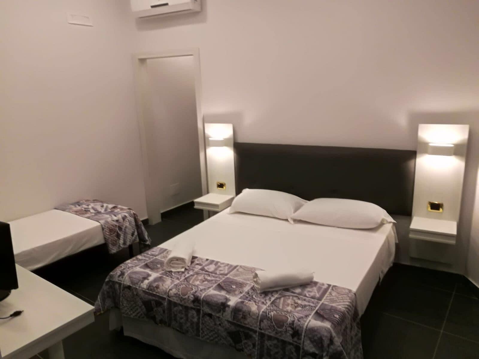 Hotel Poerio Napoli Bagian luar foto