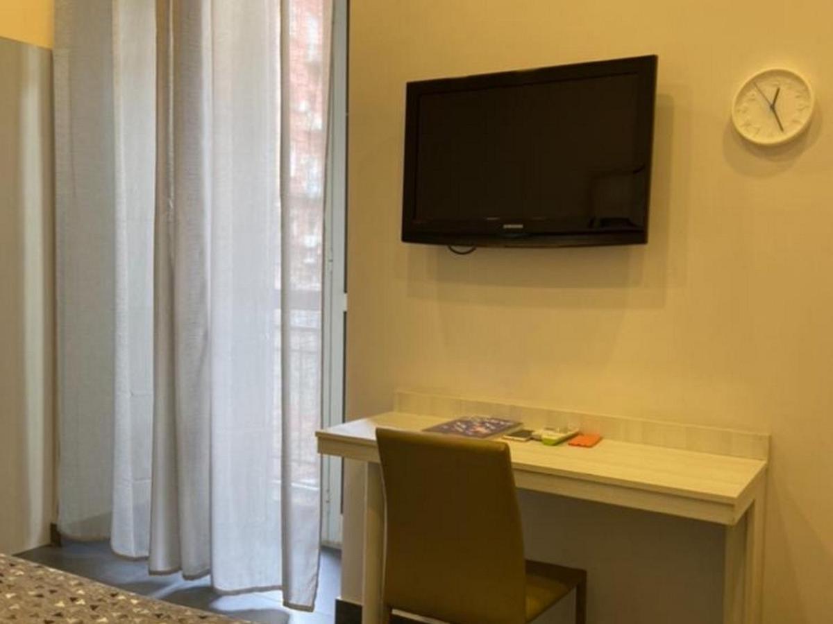 Hotel Poerio Napoli Bagian luar foto